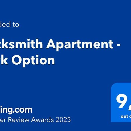 Locksmith Apartment - Park Option Севілья Екстер'єр фото