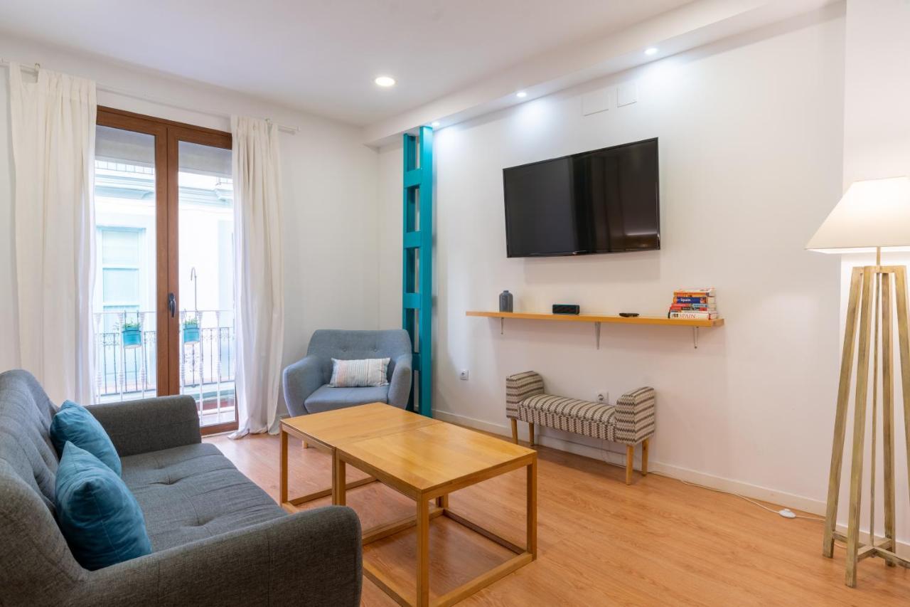 Locksmith Apartment - Park Option Севілья Екстер'єр фото