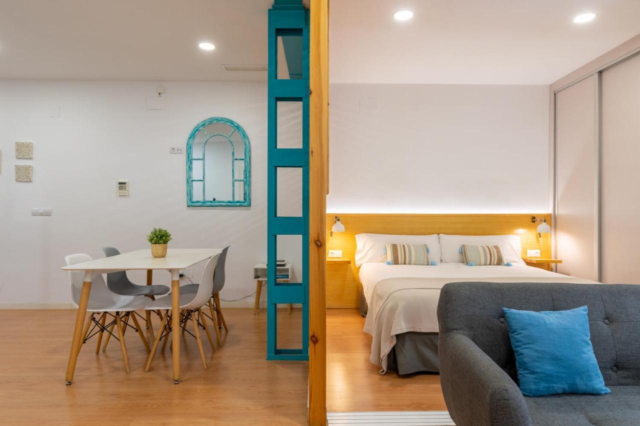 Locksmith Apartment - Park Option Севілья Екстер'єр фото