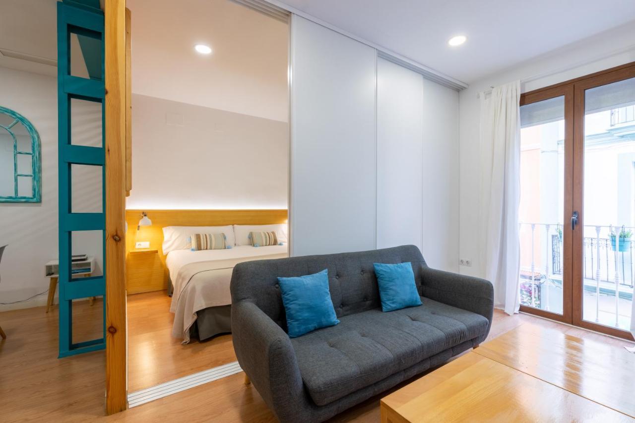 Locksmith Apartment - Park Option Севілья Екстер'єр фото