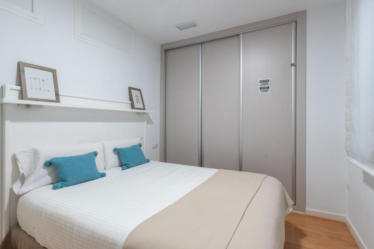 Locksmith Apartment - Park Option Севілья Екстер'єр фото