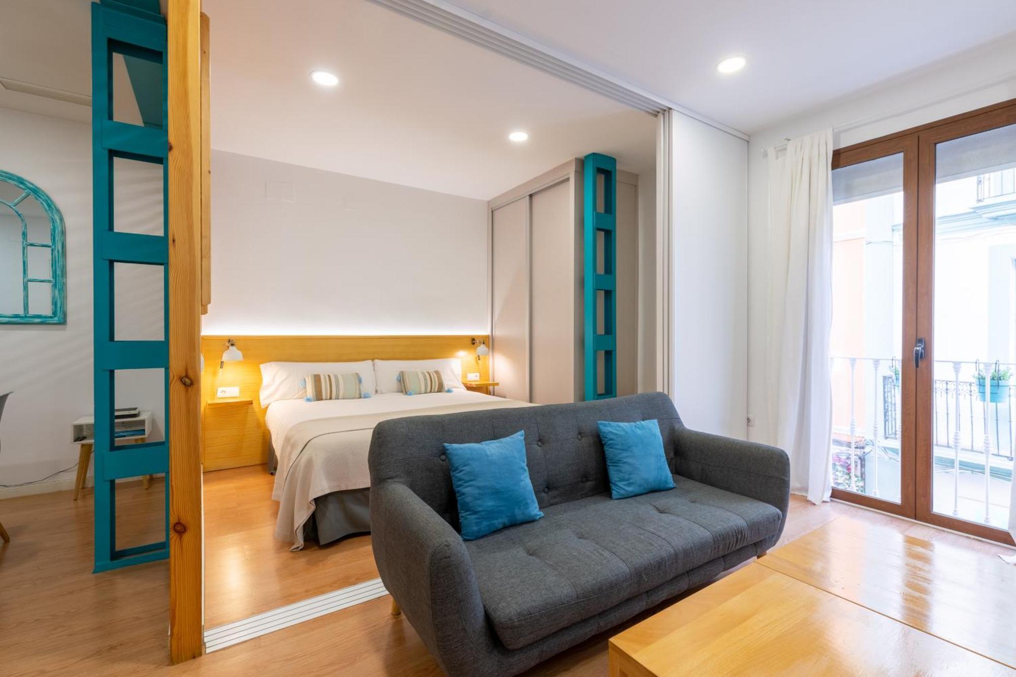 Locksmith Apartment - Park Option Севілья Екстер'єр фото